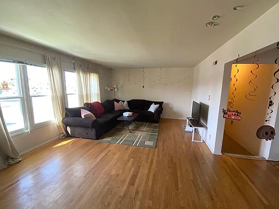 3rd image of 5071-5073 55th St