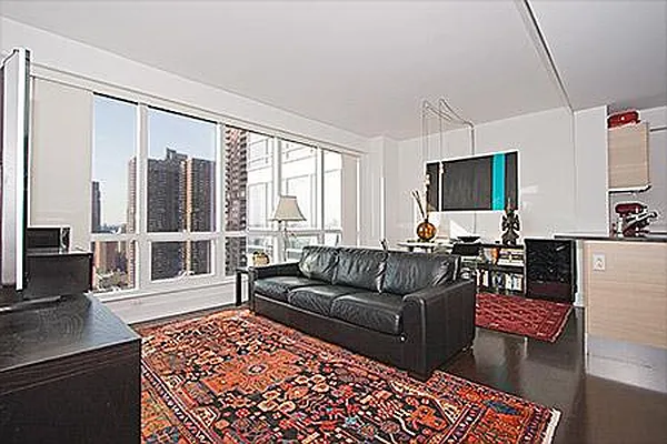 Rented by Corcoran | media 20