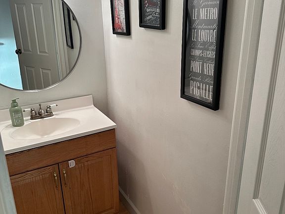 2nd image of 533 Thomas Rd