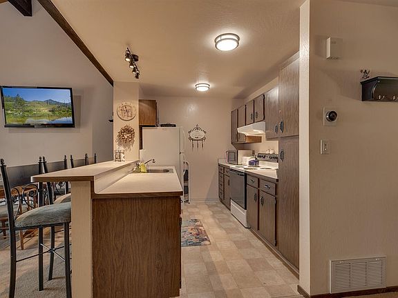 3rd image of 1001 Commonwealth Dr #139