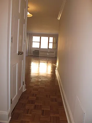 Rented by Metropolis Real Estate of Manhattan | media 2