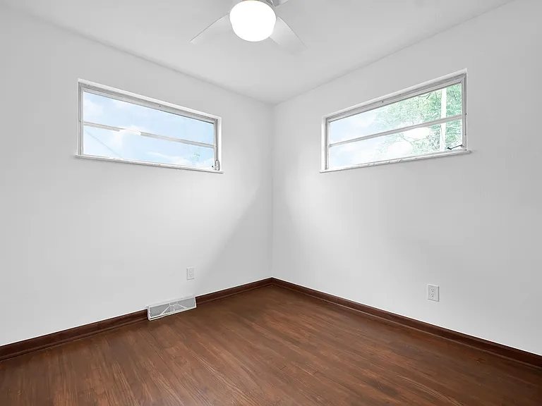 760 Drummond Ct — Photo 14