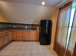 126 Blydenburg Ave, New London, CT 06320