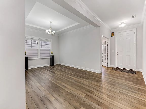 4th image of 608 Cormiche Ln