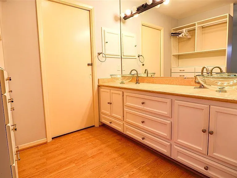 4724 Post Oak Timber Dr #8/65 — Photo 16