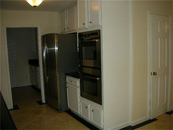 4th image of 3802 Essex Green St