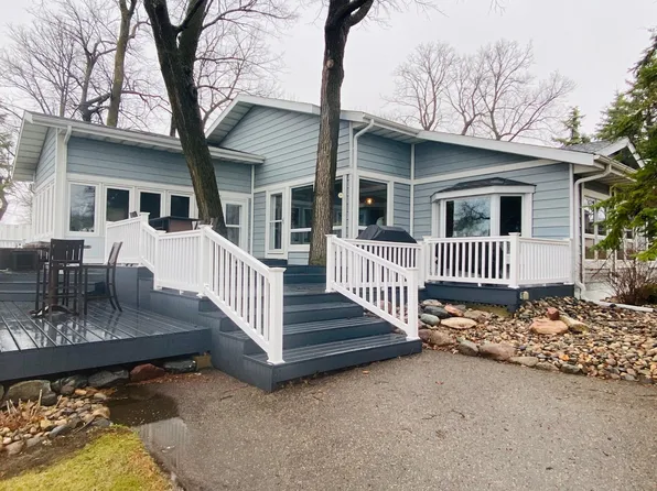 806 Longview Dr, Detroit Lakes, MN 56501