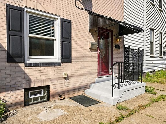4th image of 1717 Sidney St