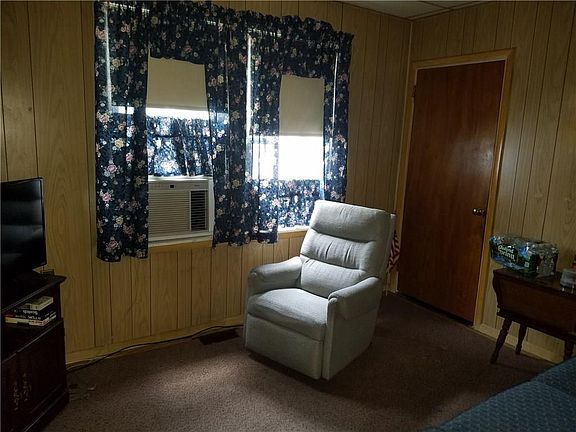 5th image of 124 Grove Ave