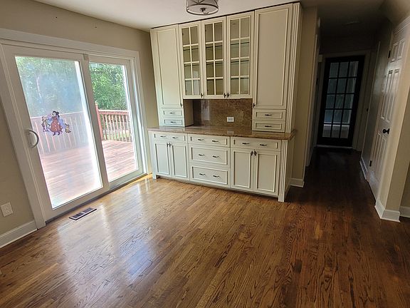 3rd image of 4356 Cresthill Dr