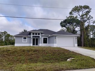 2818 33rd St SW, Lehigh Acres, FL 33976