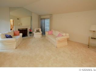 20 Tobey Brk, Pittsford, NY 14534
