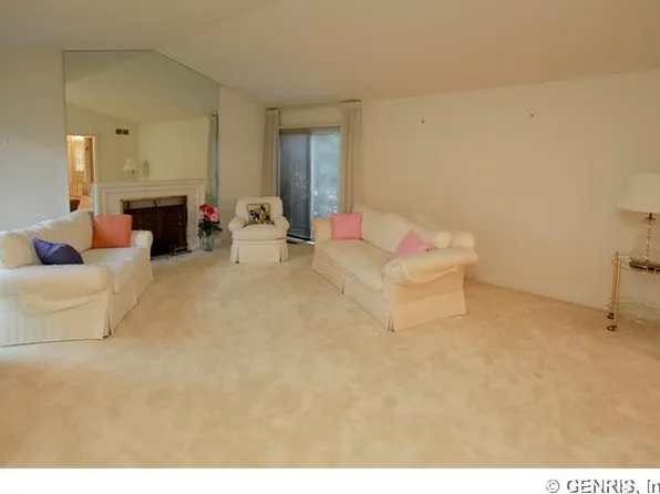 20 Tobey Brk, Pittsford, NY 14534
