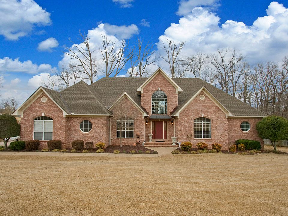 1st image of 18 Tara Mount Dr
