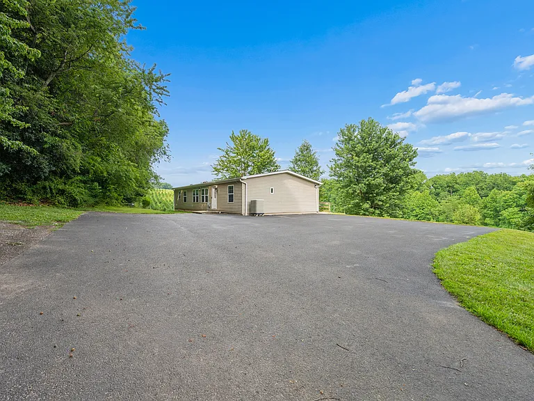 12350 Jesse Smith Rd — Photo 16