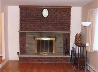 28 Victor Ln, Poughkeepsie, NY 12601