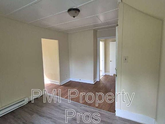 2nd image of 4326A N 39th St