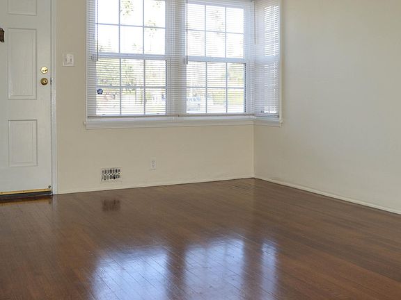 2nd image of 812 Venice Blvd