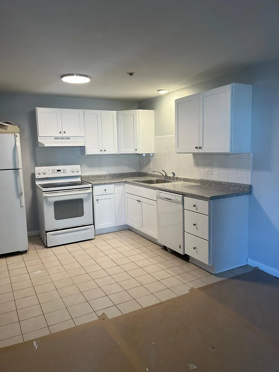 Building Photo - 1 Puritan St #13
