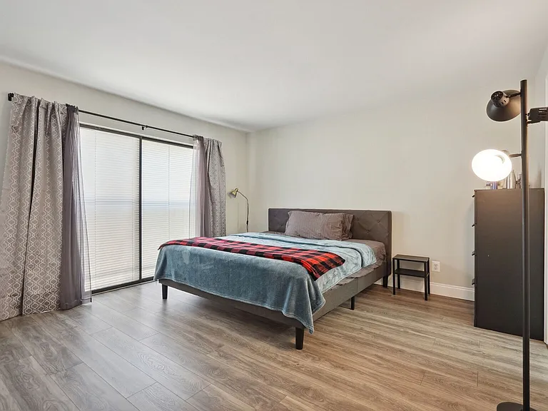 102 Monroe St #201 — Photo 22