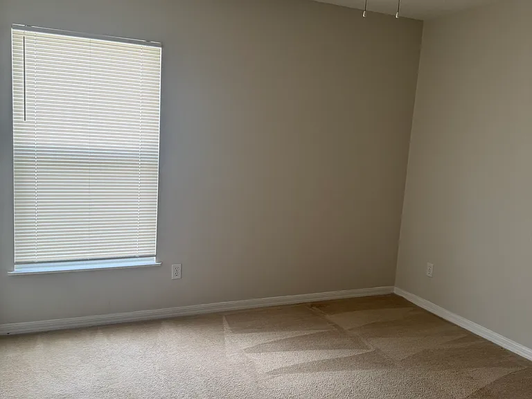 4702 Ashurst St — Photo 24