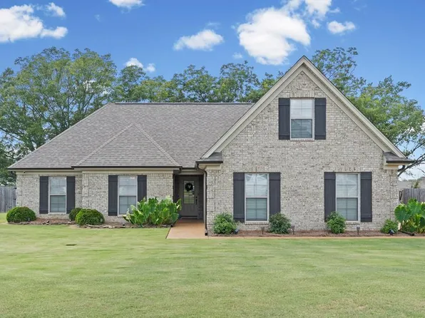 209 Eagle View Dr, Senatobia, MS 38668