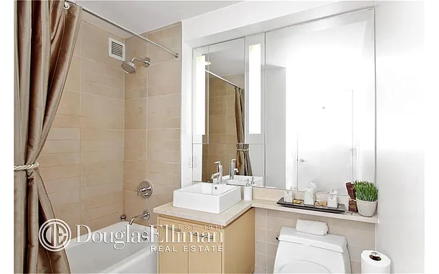 Rented by Douglas Elliman | media 17