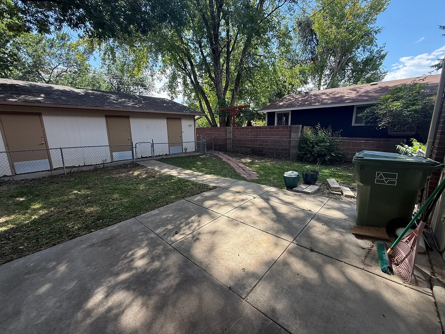 3 bed, 1.5 bath, 1222 sqft, $1,650 — Photo 2