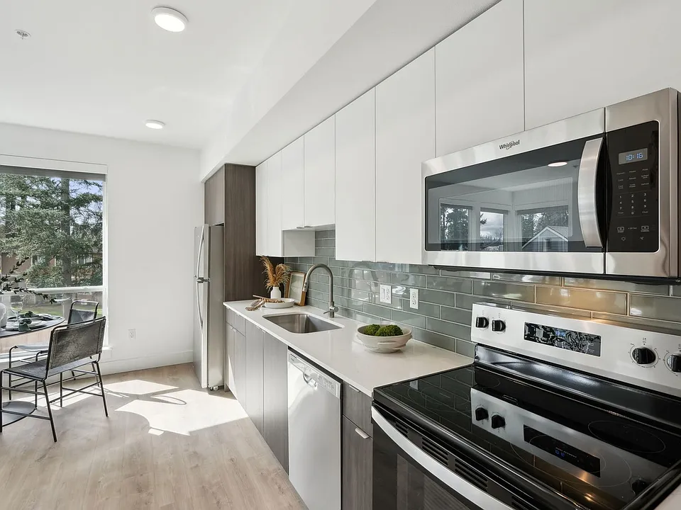 Welcome to Burnside Bluffs Your New Urban Retreat!