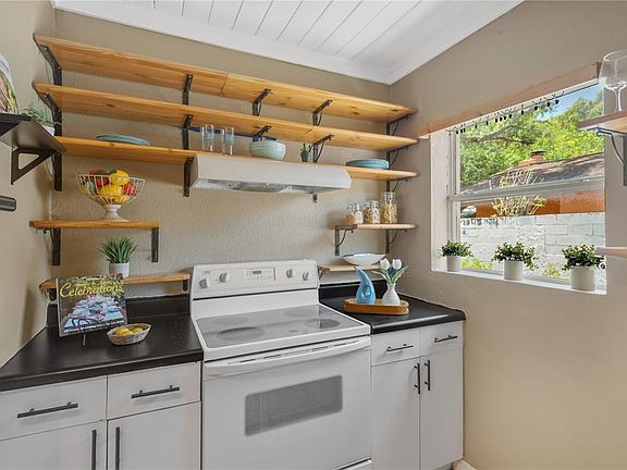 5th image of 1315 E OSBORNE AVENUE