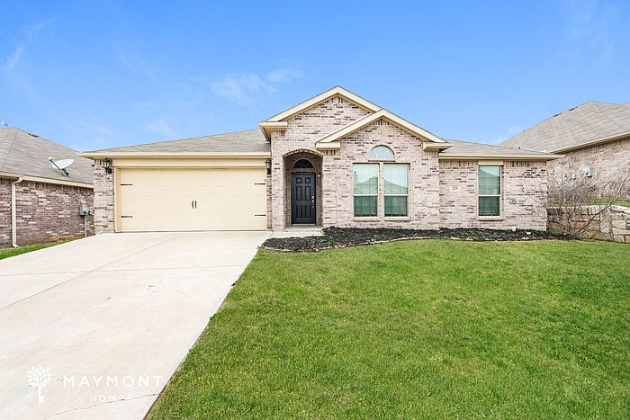 1st image of 221 Jennie Marie Cir