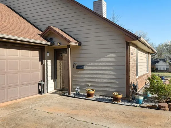 1310 Silver Maple Ln, Noble, OK 73068