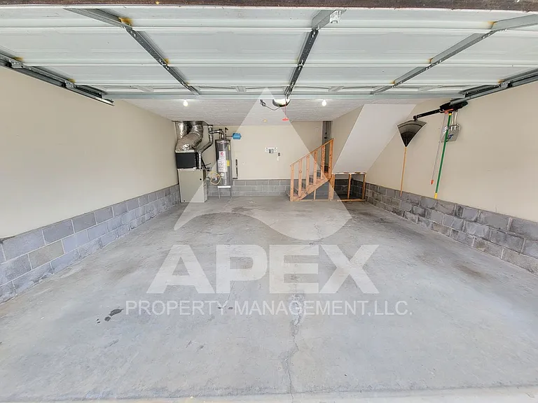 8140 Faircrest Ln — Photo 29