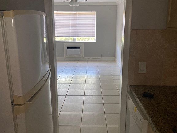 4th image of 1150 E Sample Rd APT 207