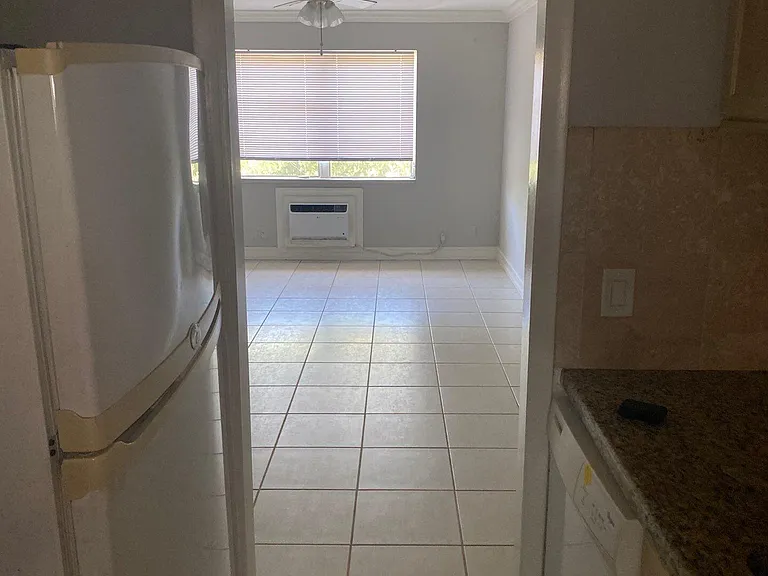 1150 E Sample Rd #207 — Photo 4