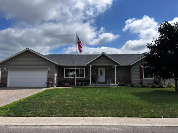545 5th St NE, Plainview, MN 55964
