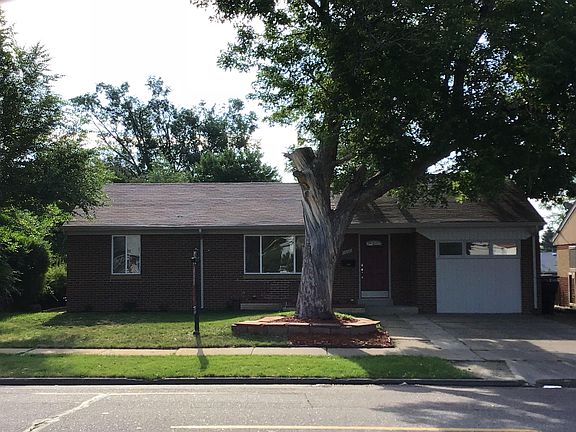 2nd image of 1660 S Lowell Blvd