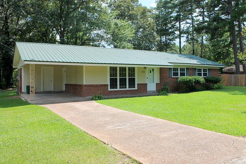 1st image of 201 Dogwood Dr