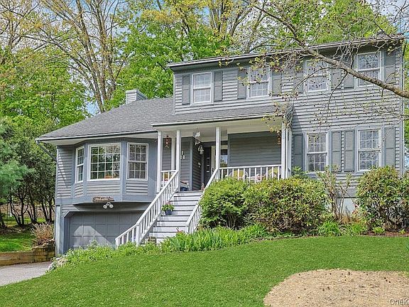 2nd image of 22 Quail Hollow Road