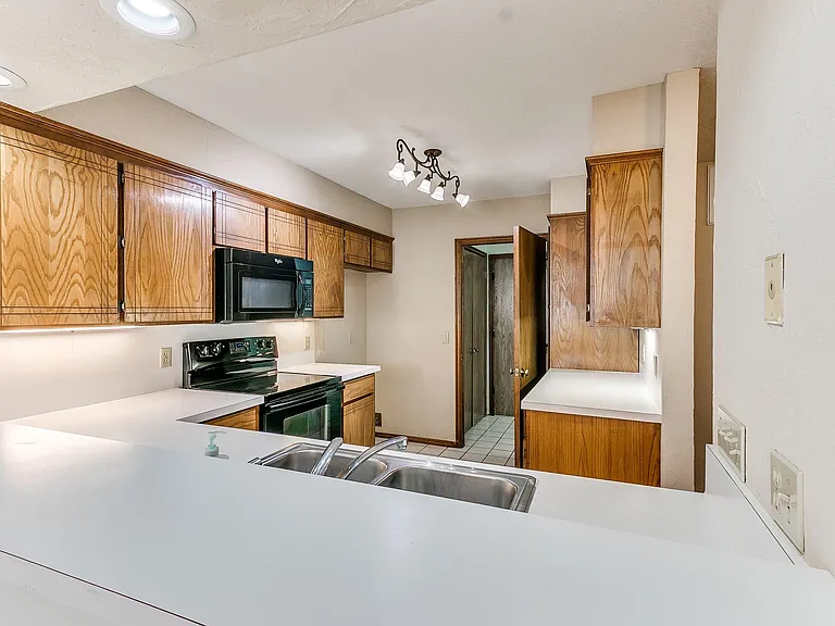 631 36th Ave NW #631 — Photo 3