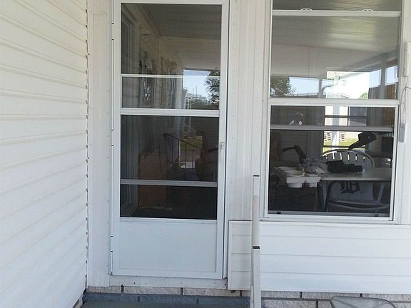 Entrance to Florida Room