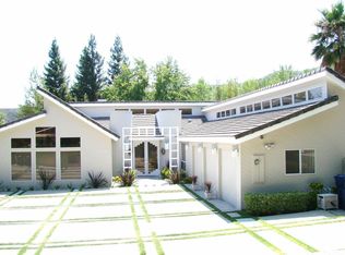 3950 Kanan Rd, Agoura Hills, CA 91301