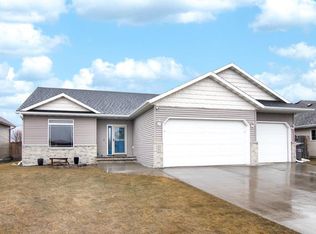 3236 7th Ave N, Moorhead, MN 56560