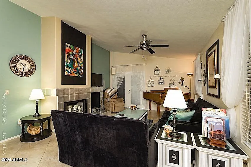 2 bed, 1.0 bath, 1667 sqft, $3,500 — Photo 3