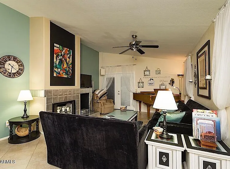 926 W San Mateo Ct — Photo 4