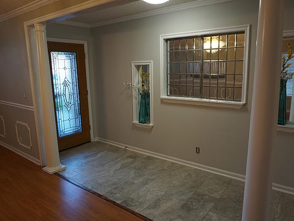 3rd image of 2172 Forest Gate Dr W
