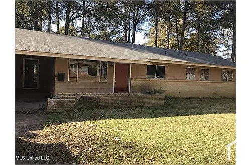 3139 Charleston Dr Photo 1