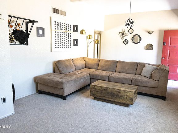 3rd image of 3941 E MERCER Lane