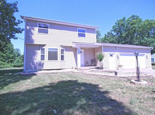 6195 Lake Forest Dr, Grand Blanc, MI 48439