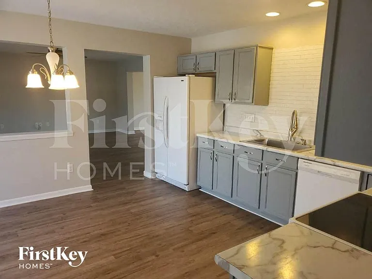 5606 Beechtree Ln — Photo 7